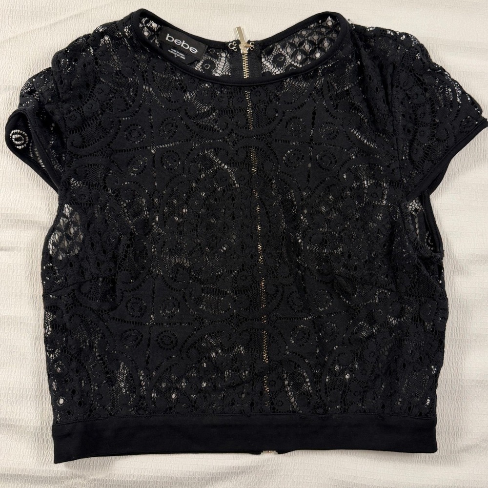 Bebe Black Lace Crop Top Full Back Zip Short Sleeve Floral Sheer Blouse Size 10